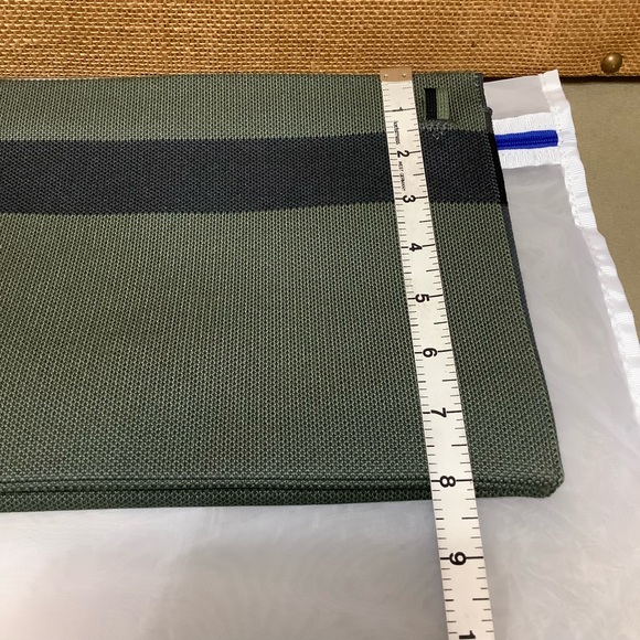 Rothy’s Original Crossbody Bag. NWOT - Picture 9 of 10